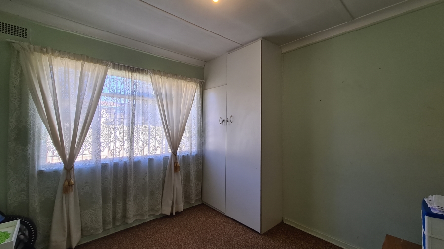 4 Bedroom Property for Sale in Naudeville Free State